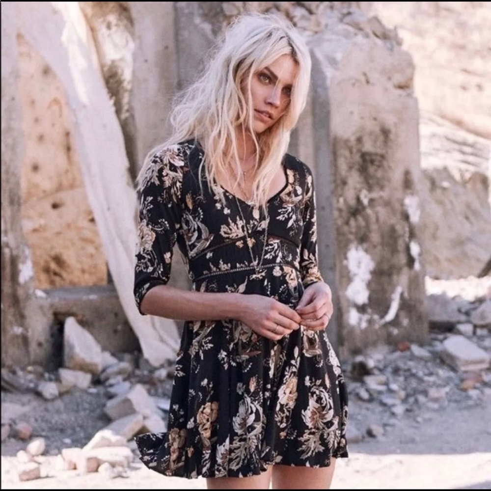 Spell Rosa 90s floral mini dress